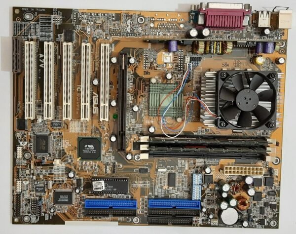 ASUS A7V 1.02 Sockel A retro AGP Mainboard + AMD Athlon 1000MHz + 392MB SD-RAM