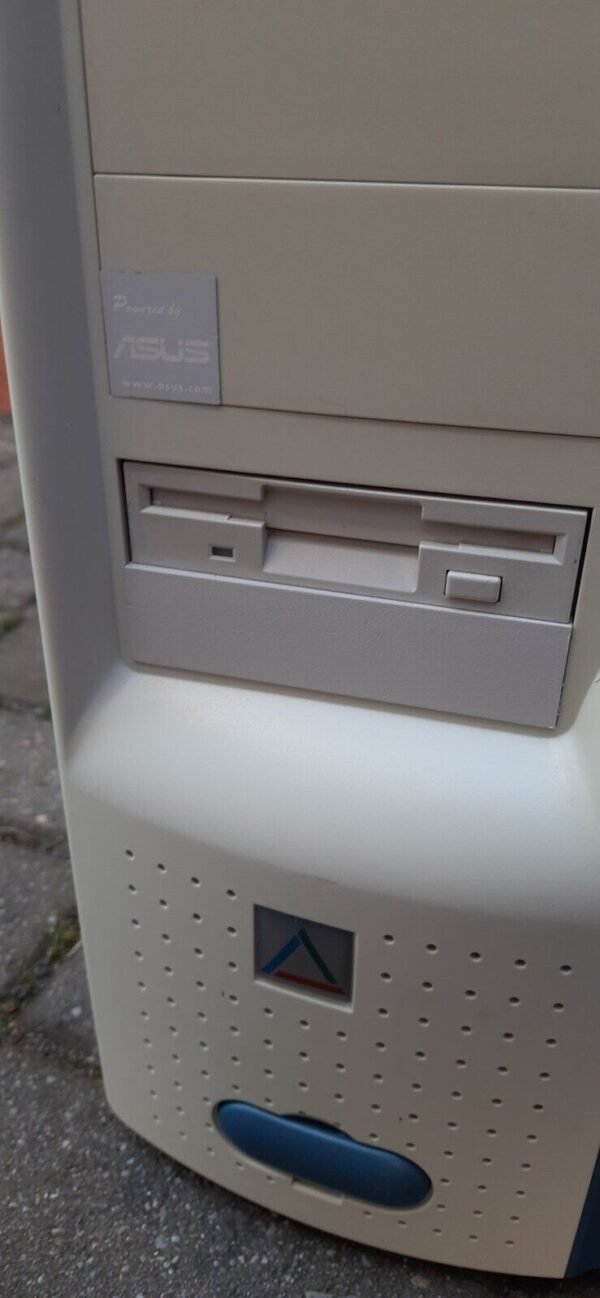 ATX Retro PC Gehäuse (ASUS, Baujahr 2002) - Image 5