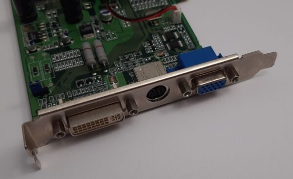 Sapphire Radeon 7500 AGP Grafikkarte (ATI, 64MB DDR, V/D/VO, retro, 2001) - Image 3