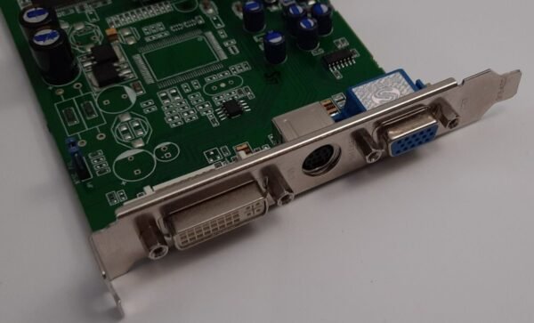 Sapphire Radeon 9250 AGP Grafikkarte (ATI, DVI, 256MB, 2004) - Image 3