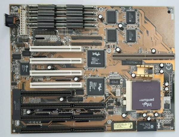 Gigabyte GA-586ATV Sockel 7 ISA retro Mainboard + Pentium 133MHz + 32MB RAM