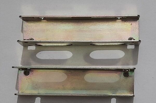Einbauschienen für 3,5" Laufwerk im 5,25" Schacht
