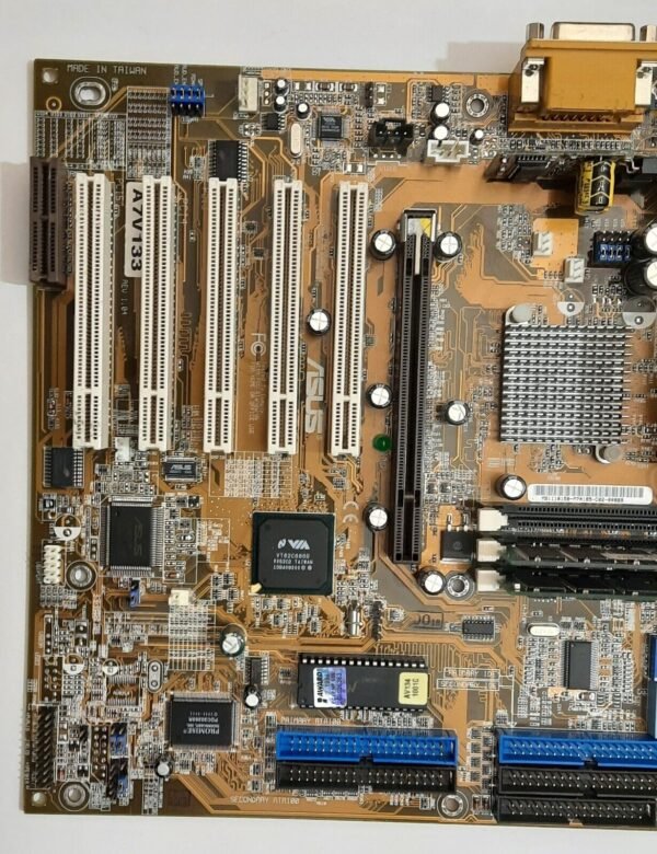 ASUS A7V133 Sockel A  AGP Mainboard + AMD Athlon 1000MHz + 512MB SD-RAM - Image 2