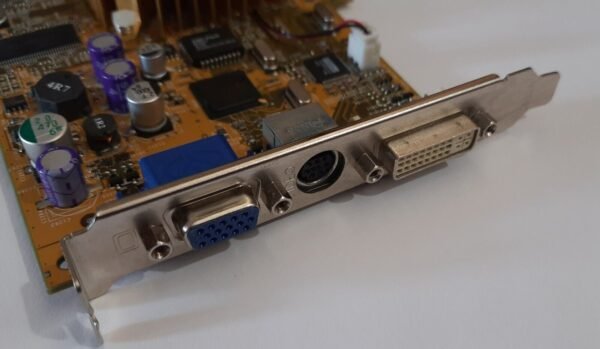 Prolink Pixelview GeForce4 Ti 4200 AGP Grafikkarte (nvidia, MVGA-NVG25GA, 128MB) - Image 3