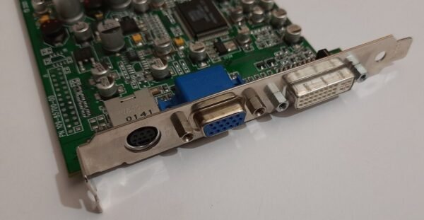 ATI Radeon 8500 AGP Grafikkarte (64MB, DVI, 2001) - Image 3