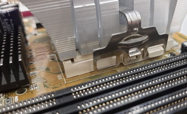 ASUS CUSL2-C Sockel 370 AGP retro Mainboard + Pentium III 1GHz + 256MB RAM - Image 4