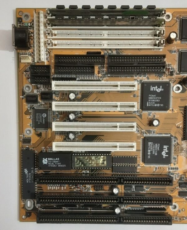 Gigabyte GA-586ATV Sockel 7 ISA Mainboard + Intel Pentium 166MHz + 32MB RAM - Image 2
