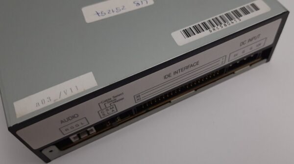 Mitsumi CRMC-FX810T4 8x IDE CD-ROM-Laufwerk (1997) - Image 3