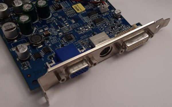 ASUS A9600XT/TVD AGP Grafikkarte (ATI Radeon 9600XT, 128MB, retro, 2004) - Image 3