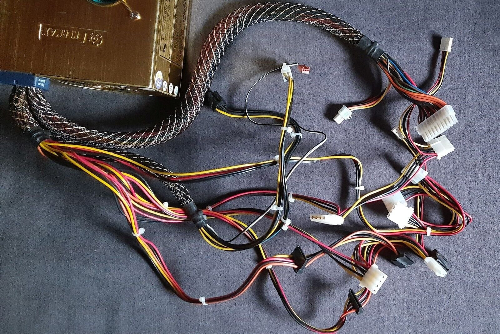 Enermax Coolergiant EG485AX-VHB(W) 480W Retro ATX Netzteil - Image 4