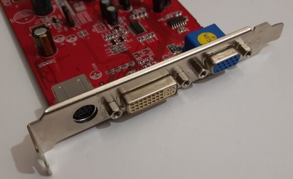Powercolor Radeon 9250 AGP Grafikkarte (ATI, 128MB, 2005) - Image 3