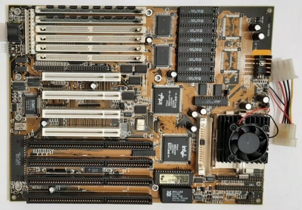 Gigabyte GA-586ATE Sockel 7 ISA retro Mainboard + Intel Pentium 133 + 32MB RAM
