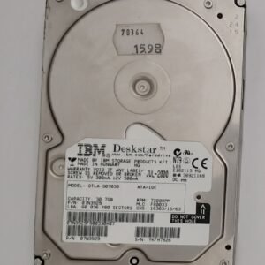 IBM Deskstar DTLA-307030 IDE Festplatte (30GB, 7200rpm, retro 2000)
