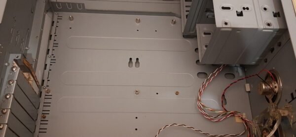 ATX Retro PC Gehäuse (Baujahr 2000) - Image 3