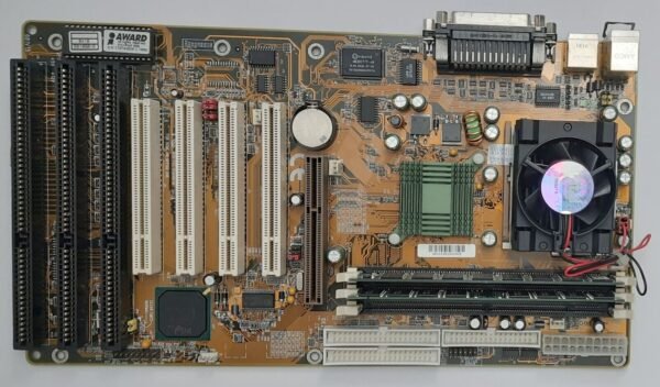 Shuttle HOT-681 Sockel 370 AGP retro Mainboard + Celeron 400MHz + 128MB RAM