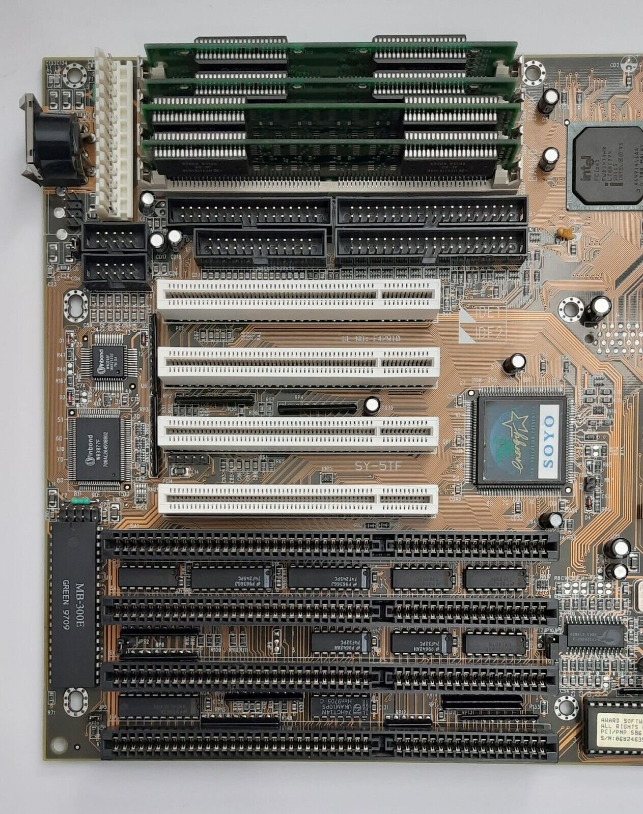 SOYO SY-5TF5 Sockel 7 i430HX ISA retro Mainboard + Pentium MMX 200MHz + 32MB RAM - Image 2