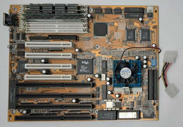 Gigabyte GA-586HX 1.56 Sockel 7 ISA retro Mainboard + Pentium MMX 233MHz + 64MB