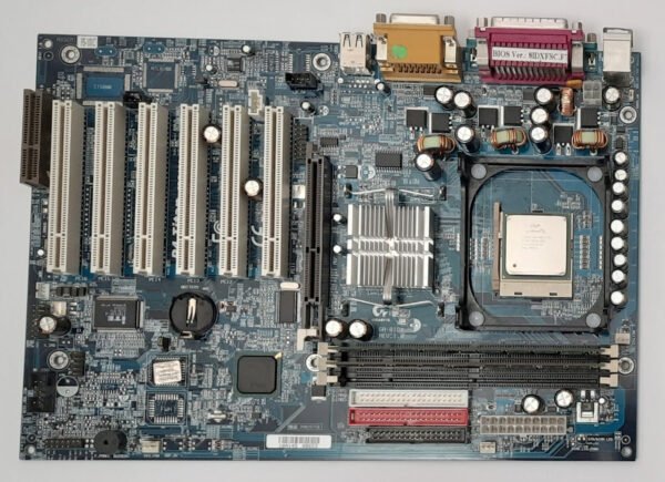 Gigabyte GA-8IDX Sockel 478 AGP retro Mainboard + Pentium IV 1.6GHz + 512MB RAM