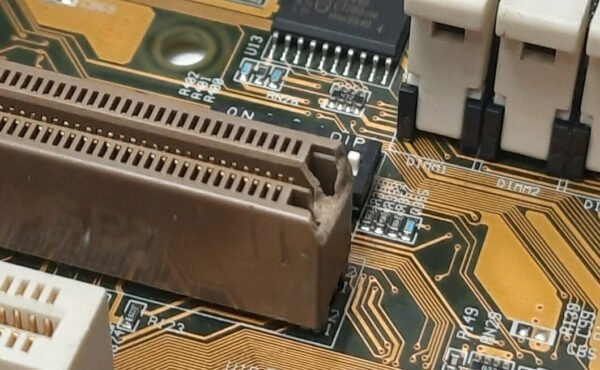 Biostar M6VBE Slot 1 ISA retro Mainboard + Intel Pentium III 533MHz + 128MB RAM - Image 3