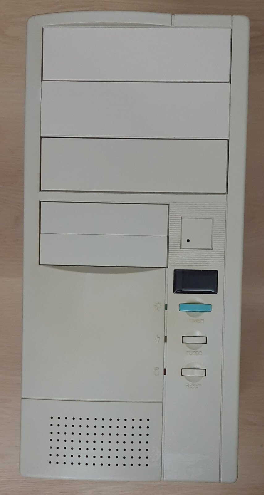 Retro PC AT Gehäuse (inkl. Netzteil, ca. 1997)