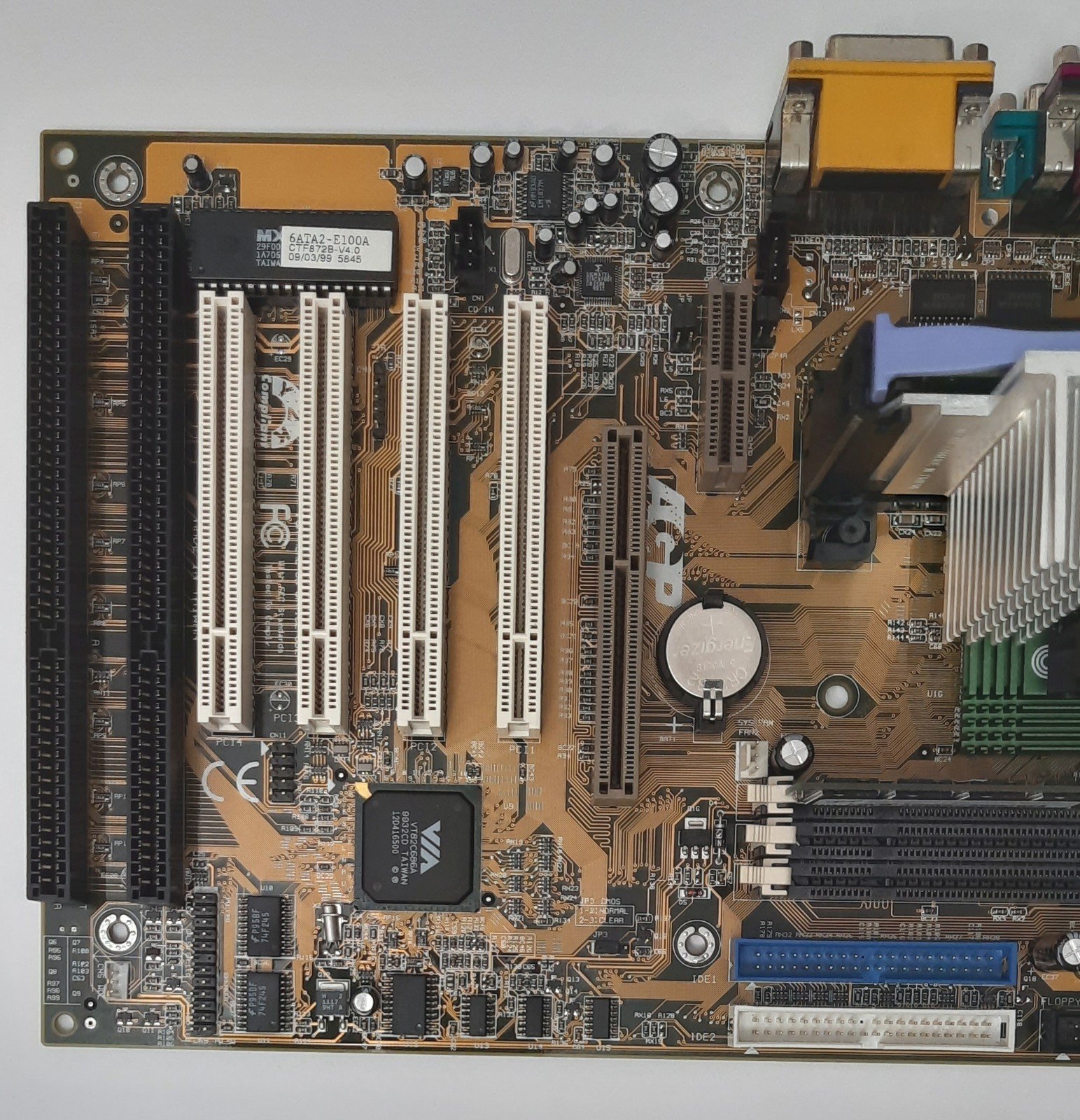 cae5328c3cbf63083c9dcbc429dabee0